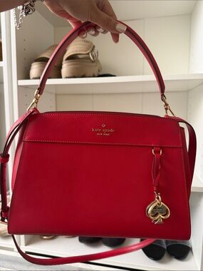 KATE SPADE ♠️ L  EDITIONRed Saffiano Leather Shoulder Bag with Gold Charm